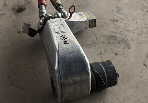  CANTORC hydraulic tools used in Zhejian