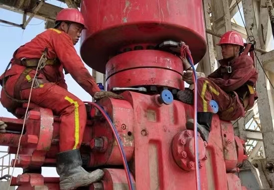 The Application of Low Profile Hydraulic Wrench in Oilfield